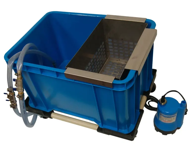 SCPE-4000 blue water tank on a wheeled base with filter basket, hoses and pump